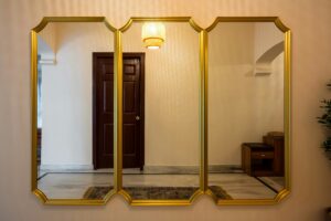 Using Mirrors to Improve Small Space Design