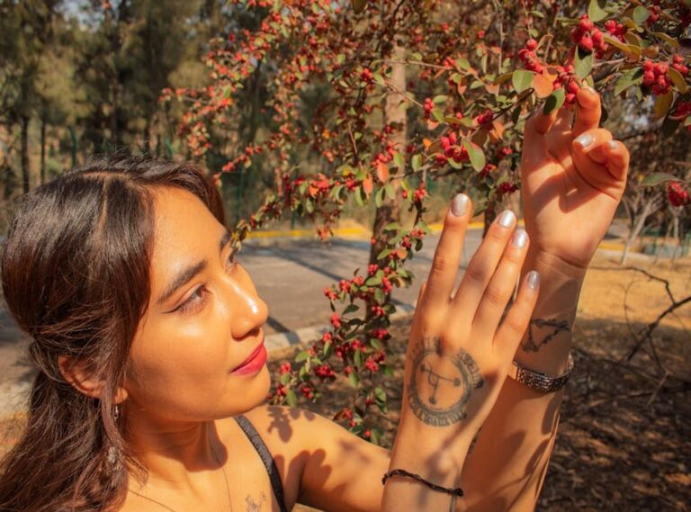 muñeca tatuajes de nombres de hijos con corona