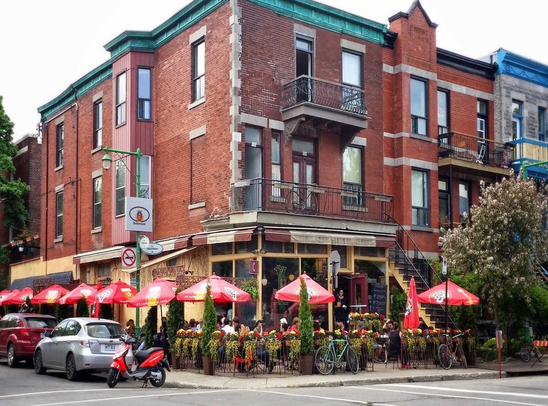 Mastering the Look: 5 Creative Ways to Obscure Your Face