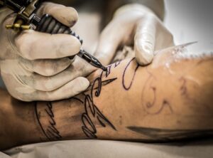 tattoo leeuwin met welpjes